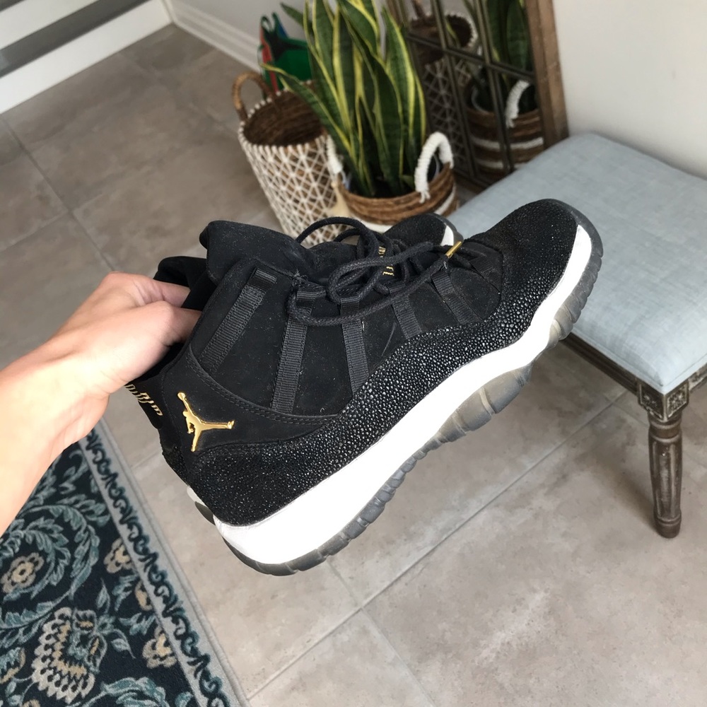 Jordan 11’s, size 7 US women